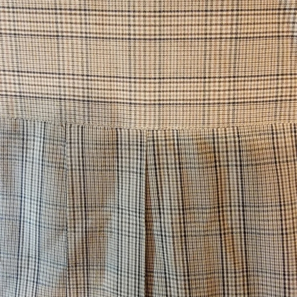 Van Heusen Large button down long sleeve shirt. 16.5 - Picture 10 of 12